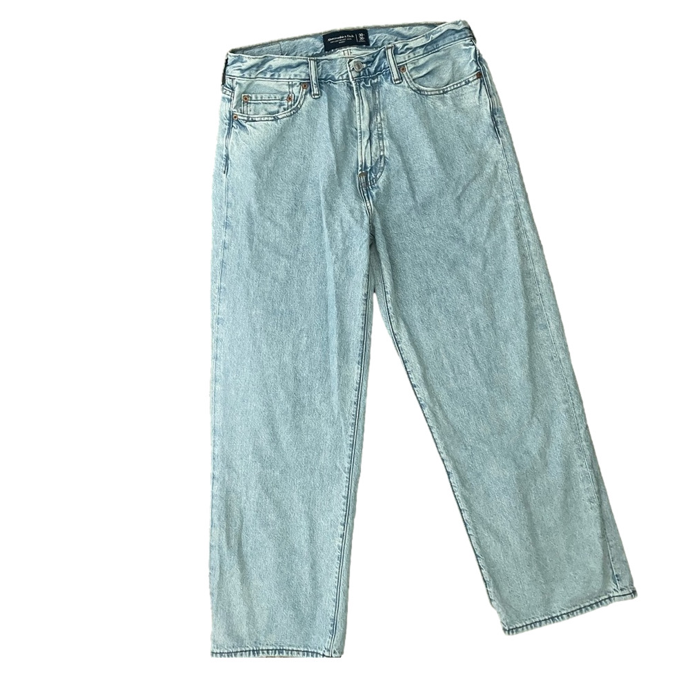 Abercrombie & Fitch Men's Light Wash Relaxed Jeans